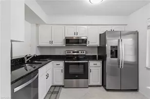 1001 Foxfire Ln, Naples, FL 34104 - Photo 4