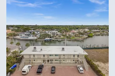 1550 Gulf Shore Blvd N #E2, Naples, FL 34102 - Photo 32