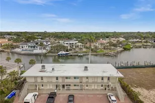 1550 Gulf Shore Blvd N, Naples, FL 34102 - Photo 32