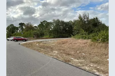 53 Hanna Ave S, Lehigh Acres, FL 33976 - Photo 4