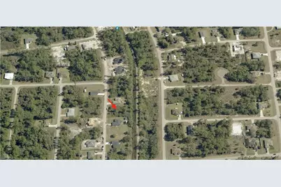 918 Anthony St E, Lehigh Acres, FL 33974 - Photo 4