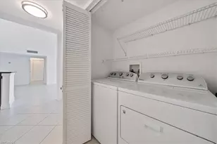 1210 Wildwood Lakes Blvd, Naples, FL 34104 - Photo 18