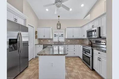 585 104th Ave N, Naples, FL 34108 - Photo 6