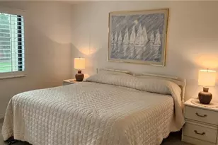 221 Fox Glen Dr, Naples, FL 34104 - Photo 10