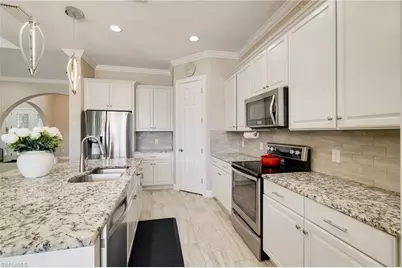 10085 Avalon Lake Cir, Fort Myers, FL 33913 - Photo 6