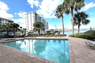 9101 Vanderbilt Dr, Naples, FL 34108 - Photo 28