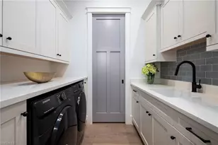 1064 13th St N, Naples, FL 34102 - Photo 24