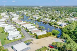 2 Jade Dr, Naples, FL 34114 - Photo 42