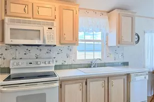 2 Jade Dr, Naples, FL 34114 - Photo 10