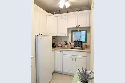 2555 Tamiami Trl N #102, Naples, FL 34103 - Photo 12