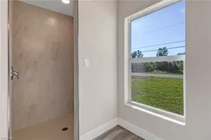 1121 Jacaranda Pkwy E, Cape Coral, FL 33909 - Photo 12