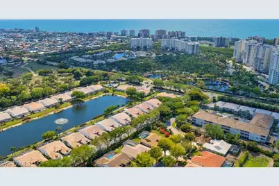 532 Roma Ct, Naples, FL 34110 - Photo 2