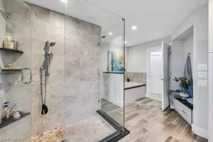 532 Roma Ct, Naples, FL 34110 - Photo 8