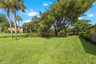 843 Palm View Dr, Naples, FL 34110 - Photo 26