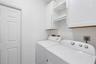 437 Wiggins Lake Ct, Naples, FL 34110 - Photo 16