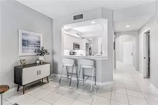 401 Bayfront Pl, Naples, FL 34102 - Photo 4