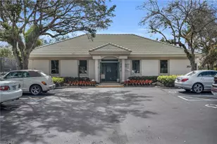 3435 Laurelgreens Ln S, Naples, FL 34119 - Photo 34