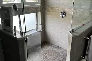 607 Beachwalk Cir, Naples, FL 34108 - Photo 18