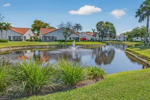 625 Beachwalk Cir, Naples, FL 34108 - Photo 8