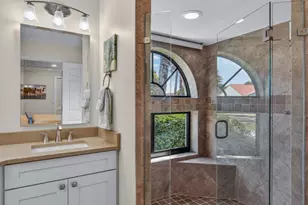 625 Beachwalk Cir, Naples, FL 34108 - Photo 12