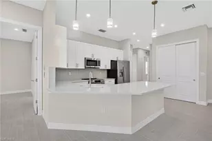 286 Indies Dr E, Naples, FL 34114 - Photo 4