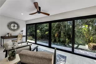 990 8th St S, Naples, FL 34102 - Photo 8