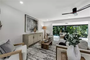 990 8th St S, Naples, FL 34102 - Photo 6