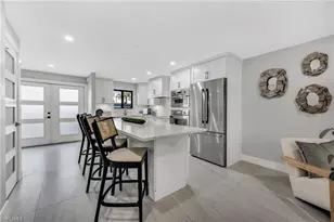 990 8th St S, Naples, FL 34102 - Photo 4