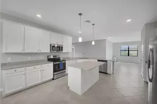 3350 Antilla Ct, Fort Myers, FL 33905 - Photo 4