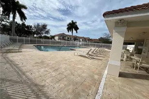 884 Hampton Cir, Naples, FL 34105 - Photo 24