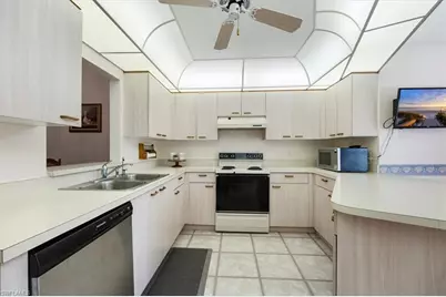 6094 Westbourgh Dr, Naples, FL 34112 - Photo 6