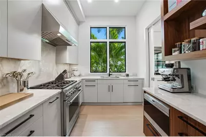 264 8th Ave S, Naples, FL 34102 - Photo 12