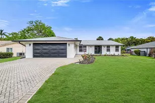 225 Pebble Beach Cir, Naples, FL 34113 - Photo 1