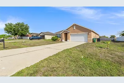 1111 SW 41st Ter, Cape Coral, FL 33914 - Photo 2