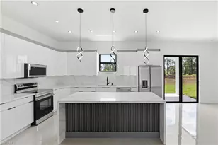 1122 Edelweiss St E, Lehigh Acres, FL 33974 - Photo 10