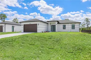 1122 Edelweiss St E, Lehigh Acres, FL 33974 - Photo 2