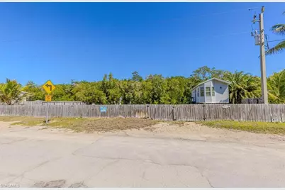 25 & 26 Plantation Dr, Everglades City, FL 34141 - Photo 30