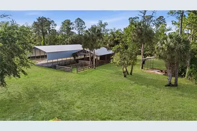 940 10th St SE, Naples, FL 34117 - Photo 8