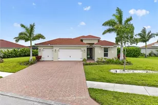 18698 Royal Hammock Blvd, Naples, FL 34114 - Photo 2