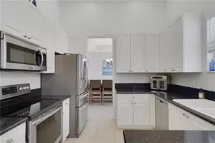 1465 Mariposa Cir, Naples, FL 34105 - Photo 2