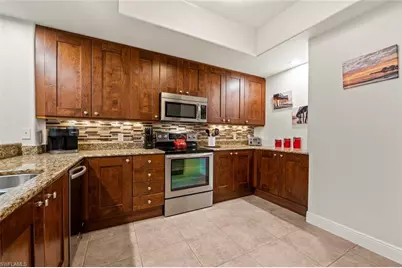 1035 Sandpiper St #F-104, Naples, FL 34102 - Photo 6