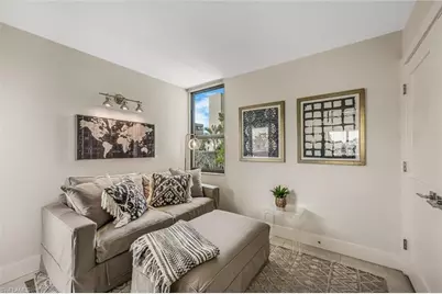 10562 Gulf Shore Dr #202, Naples, FL 34108 - Photo 4