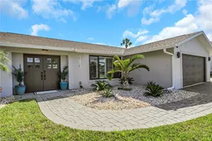 27129 Holly Ln, Bonita Springs, FL 34135 - Photo 4