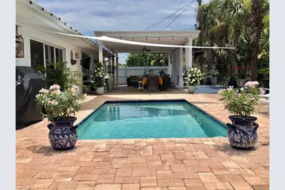 283 Cypress Way W, Naples, FL 34110 - Photo 1