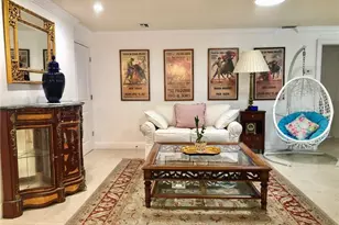 283 Cypress Way W, Naples, FL 34110 - Photo 10