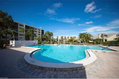 1324 Pasadena Ave S #204, South Pasadena, FL 33707 - Photo 6