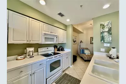 2700 Cypress Trace Cir #3122, Naples, FL 34119 - Photo 18