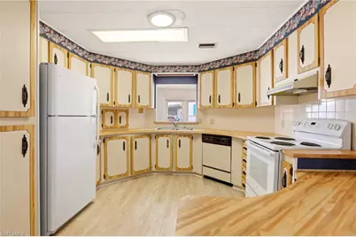 181 W Manatee Loop, Punta Gorda, FL 33950 - Photo 12