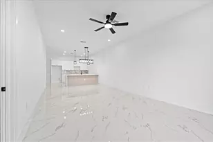 1009/1011 NE 15th Ln, Cape Coral, FL 33909 - Photo 8