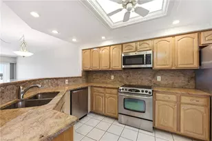 13105 Vanderbilt Dr, Naples, FL 34110 - Photo 4